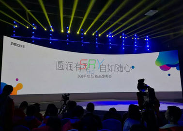 중국 2.5mm 구부려진 LED 스크린 화소 피치 모든 체재 단계 배경 발광 다이오드 표시 협력 업체