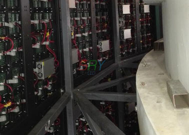 상업 광고를 위한 8,000nits P16 전자 구부려진 LED 스크린 협력 업체