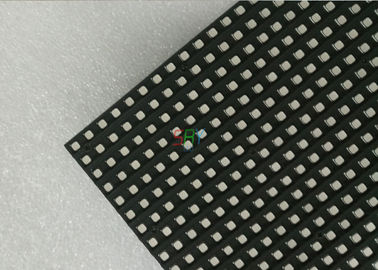 40000의 점/sqm 옥외 P5 발광 다이오드 표시 단위 64 x 32 화소 SMD2727 무선 제어 카드 협력 업체